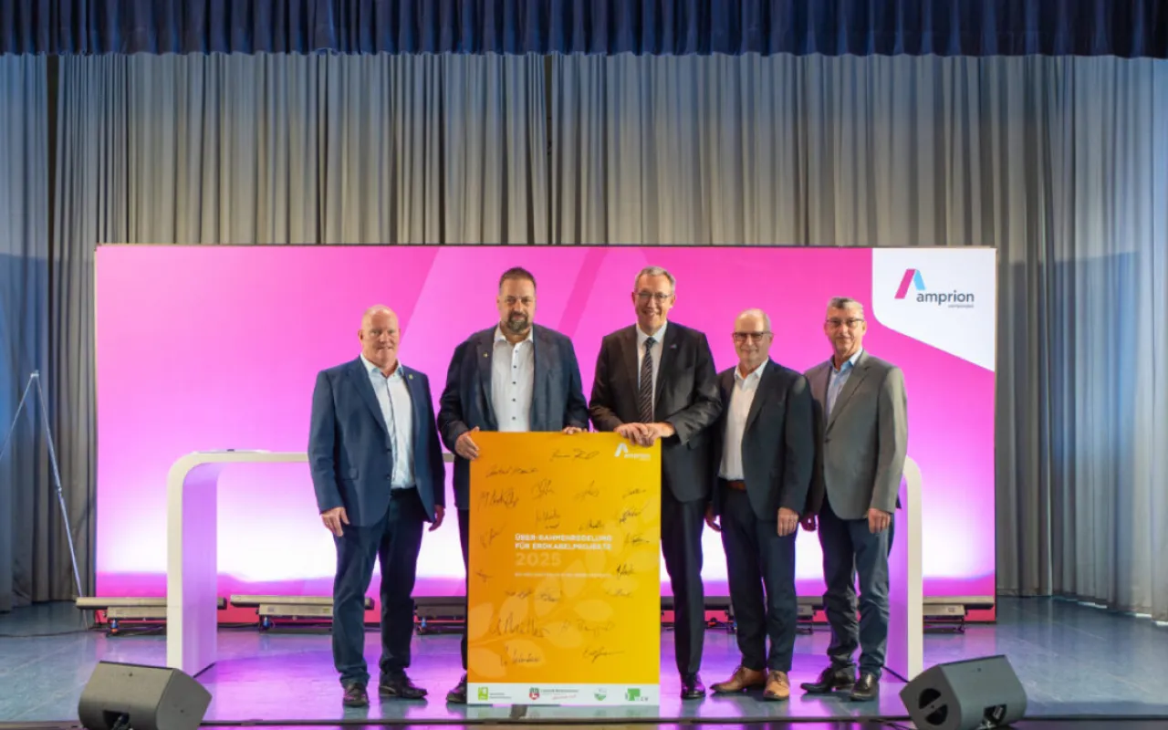 Amprion und Landwirtschaftsverbände schließen zentrale Vereinbarung für die Umsetzung von Erdkabelprojekten