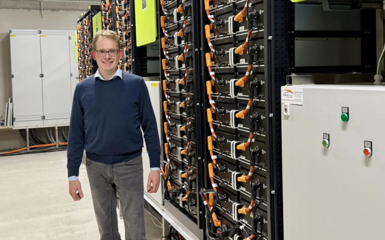 Vom Schweinestall zum Energiespeicher – Landwirt setzt auf neues Standbein