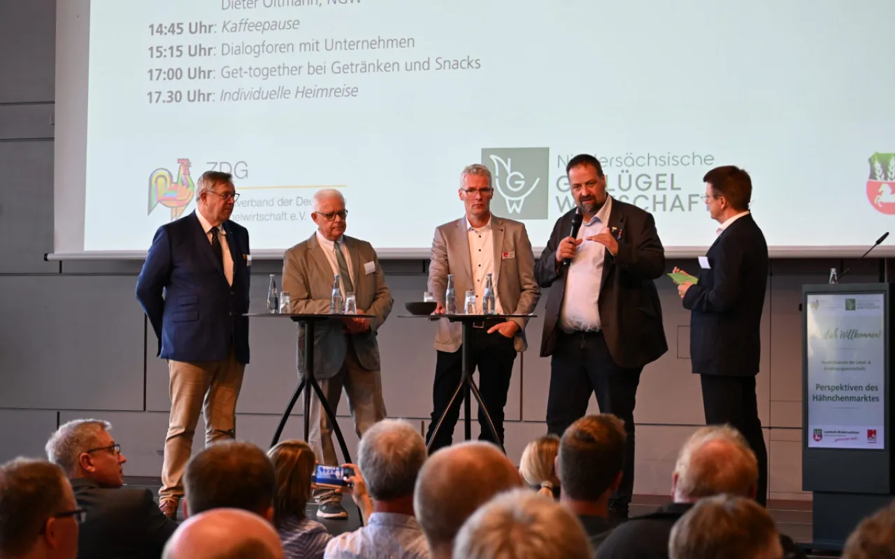 250 Fachbesucher diskutieren Zukunft des Hähnchenmarktes